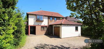 4 bedroom detached house