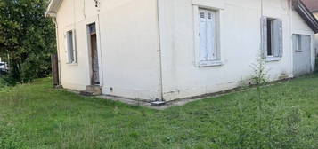 MERIGNAC - AVENUE DE SAINT MEDARD - Maison de plain-pied - 2 chambres - Jardin