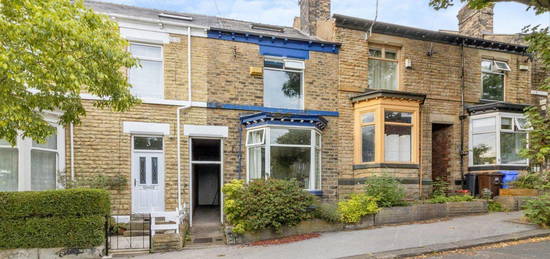 4 bed terraced house to rent