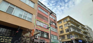 ÇIRAĞAN ASARİYE CADDESİNDE 3+1 ARAKAT SATILIK FIRSAT DAİRE