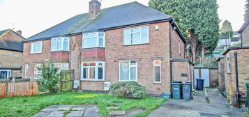 Maisonette to rent in Valley Road, Carlton, Nottingham NG4