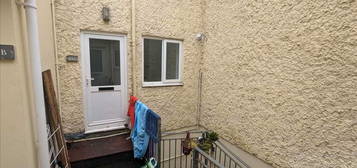 2 bed flat to rent