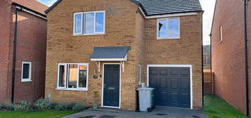 3 bed detached house to rent