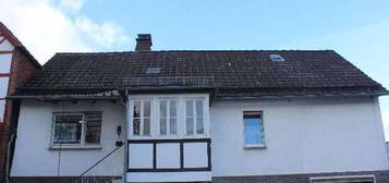 Hatzfeld-OT: EFH mit EBK, Garage und Dachterrasse!