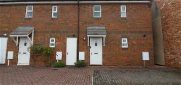 Maisonette to rent in Warmonds Hill, Higham Ferrers, Rushden NN10