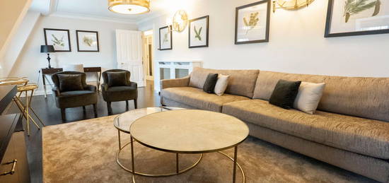 Flat to rent in Prince Of Wales Terrace, Kensington, London W8