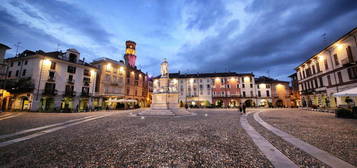 Quadrilocale via Renato Casalino, Isola - Bennet - Belvedere, Vercelli