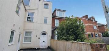 Flat to rent in Union Road, Exeter EX4
