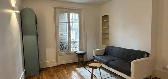 Studio refait à neuf à louer 27 m²