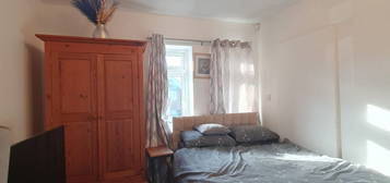 Room to rent in Chesterfield Close, Orpington BR5