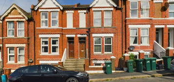 5 bedroom terraced house