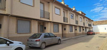 Casa adosada en calle Olleria en Requena