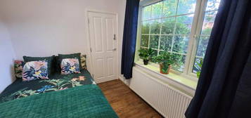 4 bedroom terraced house