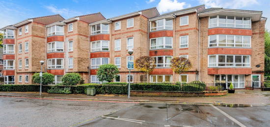 Flat for sale in Ashley Avenue, Epsom KT18