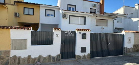 Casa adosada en venta en Greco, Nambroca