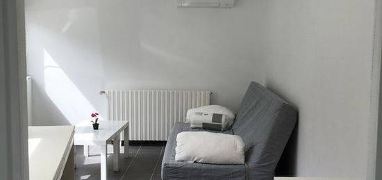 Appartement Studio T1 meublé ——— 24m2 ----- toutes charges comprises —— Paray le Monial