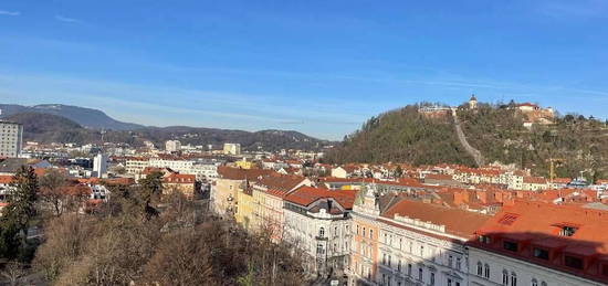 Provisionsfrei: Schöne 3 Zimmer Wohnung mit Balkon und 3 separat begehbaren Zimmern. Familienfreundlich & WG-tauglich