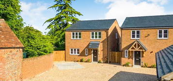 3 bed detached house for sale