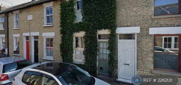 2 bedroom terraced house