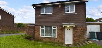 5 bedroom detached house