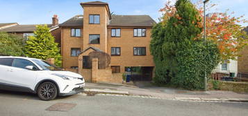 Flat for sale in 22 King Edward Road, Barnet EN5