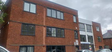 Flat to rent in Victoria House, High Wycombe, Buckinghamshire HP11, Victoria House, High Wycombe, Buckinghamshire,