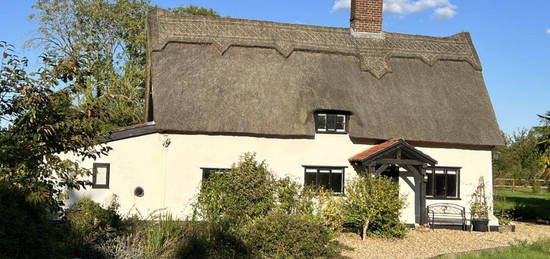 Cottage to rent in Nr. Hardwick, Harris Green, Norwich, Norfolk NR15