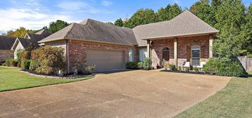 115 Butler Creek Dr, Florence, MS 39073