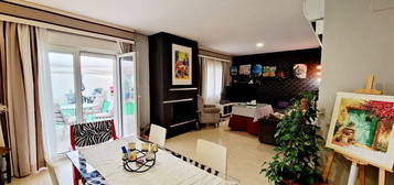 Chalet adosado en venta en calle Rosales, 20