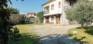 Villa bifamiliare via Solferino 42, Centro, Castelnuovo del Garda