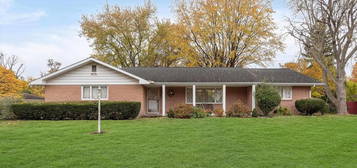 1401 N Briar Rd, Muncie, IN 47304