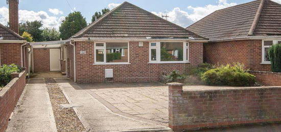 Detached bungalow for sale in Hamtun Gardens, Totton, Southampton SO40