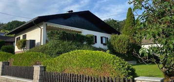 Einfamilienhaus mit großem Garten und Pool in Feldkirchen an der Donau