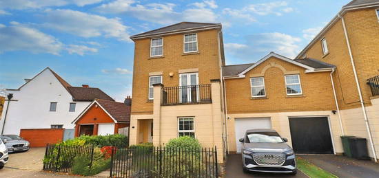 4 bed link detached house for sale