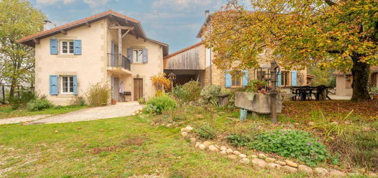 Maison de 164m² + gîte de 88m² avec terrain à Saint Christophe et le Laris