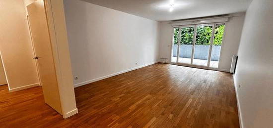 Appartement  à louer, 4 pièces, 3 chambres, 84 m²