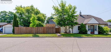 42 GRAHAM AVENUE, BRANTFORD, ON N3T1C5