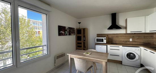 Studio meublé  à louer, 1 pièce, 23 m², Étage 3/–