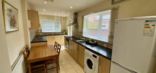 4 bedroom terraced house