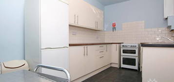 5 bedroom terraced house to rent