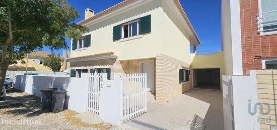 Casa / Villa T6 em Pinhal Novo de 250,00 m2