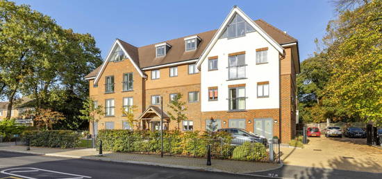 Flat for sale in Fleur De Lis, Sandhurst GU47