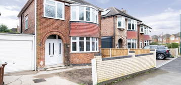 3 bedroom detached house