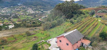 Moradia T4 à venda em Ponte da Barca