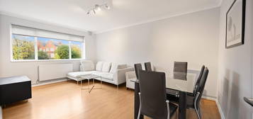 3 bed flat to rent