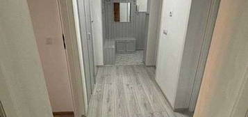 Apartament 2 camere, decomandat, reinnoit, Simeria