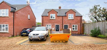 2 bedroom semi-detached house