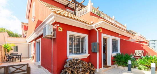 Chalet adosado en venta en Villamartín-Las Filipinas