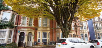 Flat for sale in Connaught Road, Cardiff CF24