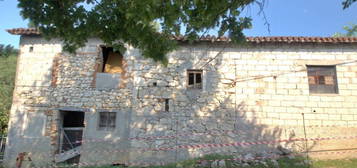 Proprietà rustica in vendita in via Cavecchie